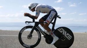 Del Toro defiende el podio y el blanco en el camino a Alpe d’Huez