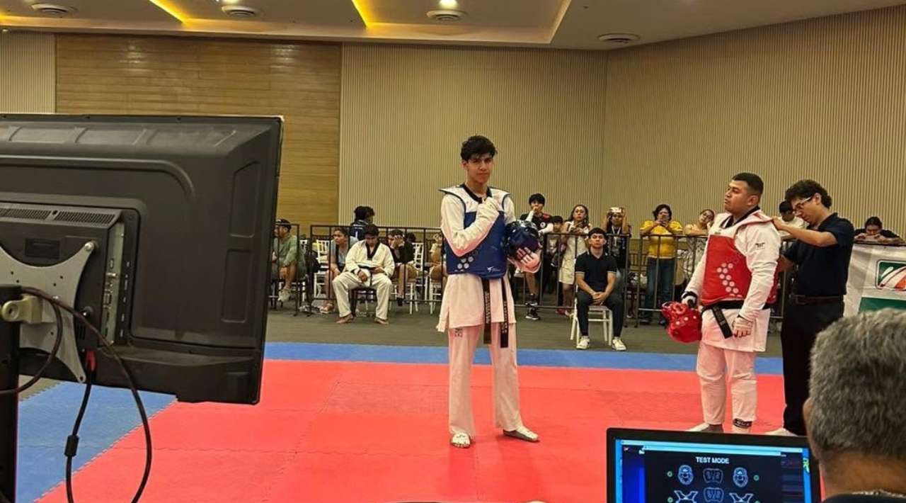Logran medallas universitarias en taekwondo.