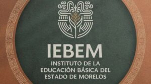 Gobierno de Morelos entrega estímulo económico a directores de educación básica
