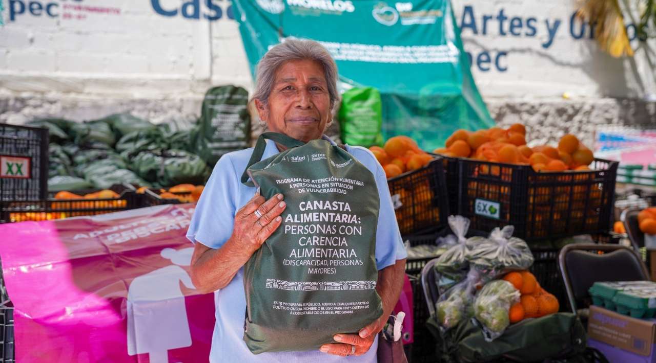 SEDIF Morelos beneficia a miles con canastas alimentarias, graduaciones y ayuda humanitaria