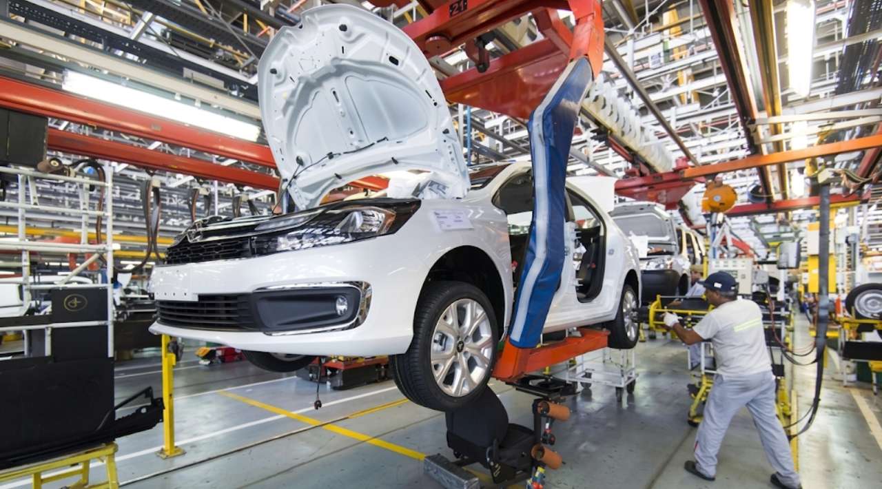 Exportaciones de vehículos ligeros crecen en 2026