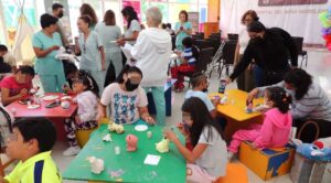 Hospital de la Niñez Morelense realiza su Primera Feria del Libro y estrena salas de lectura
