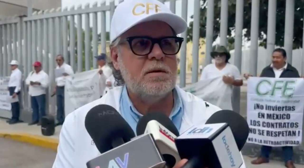 Jubilados de CFE buscan revertir tope a pensiones; acusan afectación a 54 mil extrabajadores