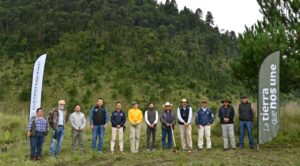 Gobierno de Morelos planta 2,000 árboles en Huitzilac para proteger el Bosque de Agua