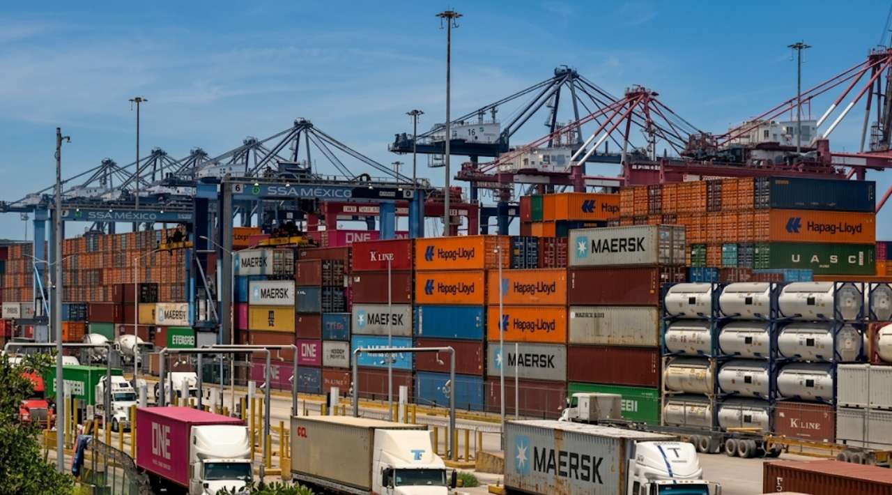 Comercio entre México y EE.UU. rompe récord con 839 mil millones de dólares