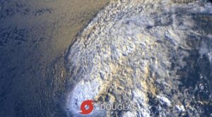 Se forma tormenta tropical Douglas. ¿representa riesgo para México?
