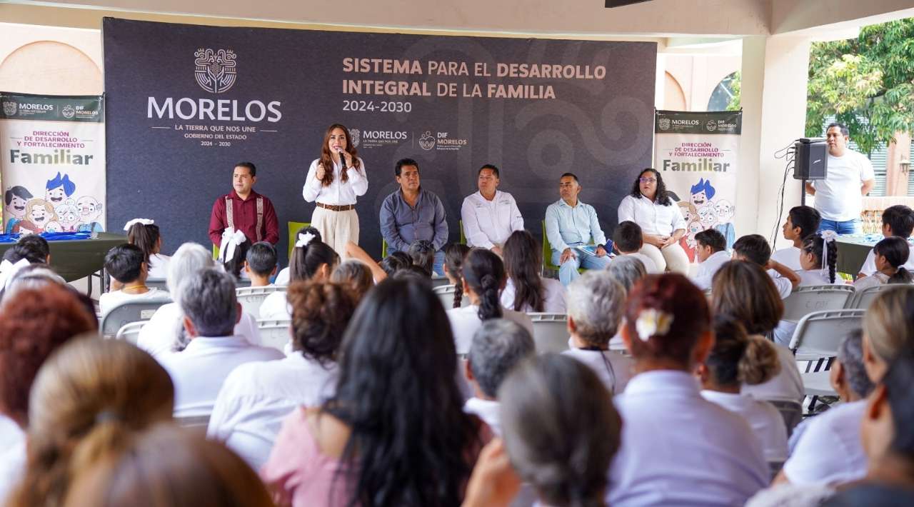 Concluye Taller de Natación 2026 del SEDIF con más de 100 graduados en el CEDIF