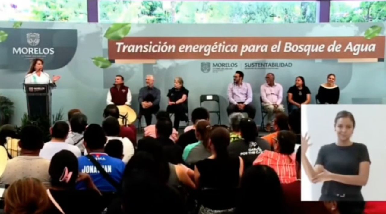 Gobernadora Margarita González Saravia entrega calentadores solares a familias para proteger el Bosque de Agua en Cuernavaca