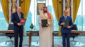 Arabia Saudita, Pakistán y Turquía firman histórico acuerdo de defensa conjunta