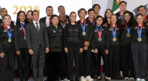 Presidenta Claudia Sheinbaum anuncia aumento del 10% en becas para deportistas tras histórica participación de México en los Juegos Centroamericanos 2026