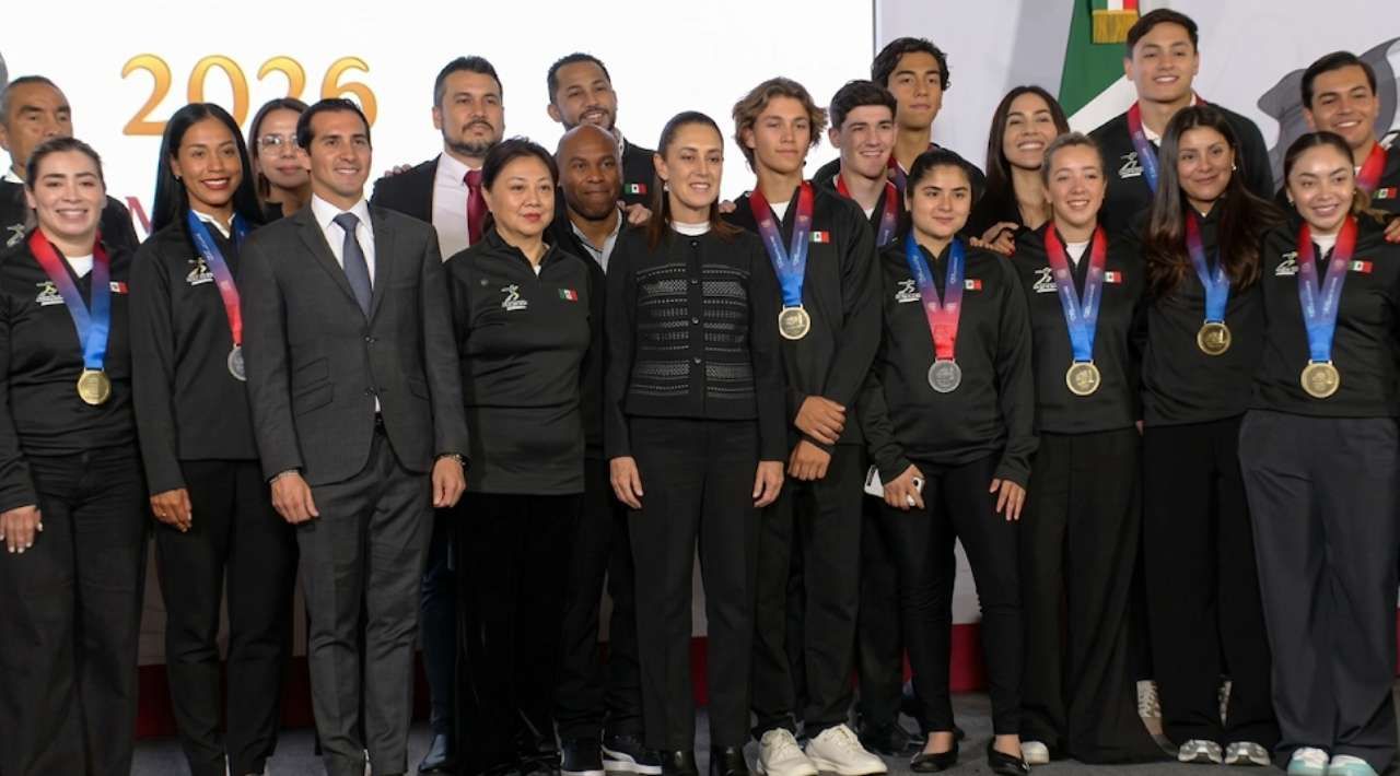Presidenta Claudia Sheinbaum anuncia aumento del 10% en becas para deportistas tras histórica participación de México en los Juegos Centroamericanos 2026