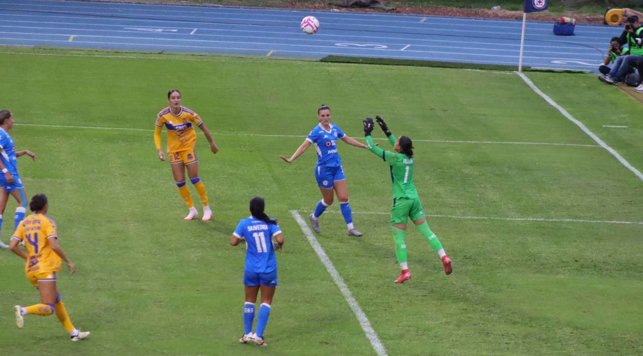 Reúne encuentro entre Cruz Azul y Tigres Femenil a más de tres mil aficionados en el estadio Centenario de Cuernavaca