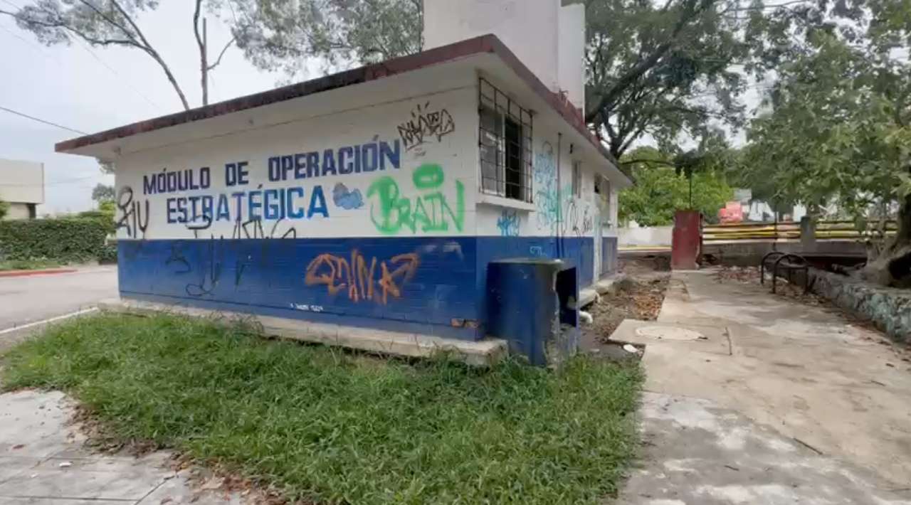 Denuncian vecinos el abandono y deterioro del módulo de seguridad pública en Ciudad Chapultepec, Cuernavaca