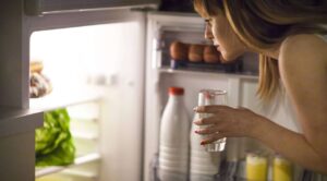 ¿Cuál es la mejor hora para cenar? Esto dice la crononutrición sobre el momento de comer