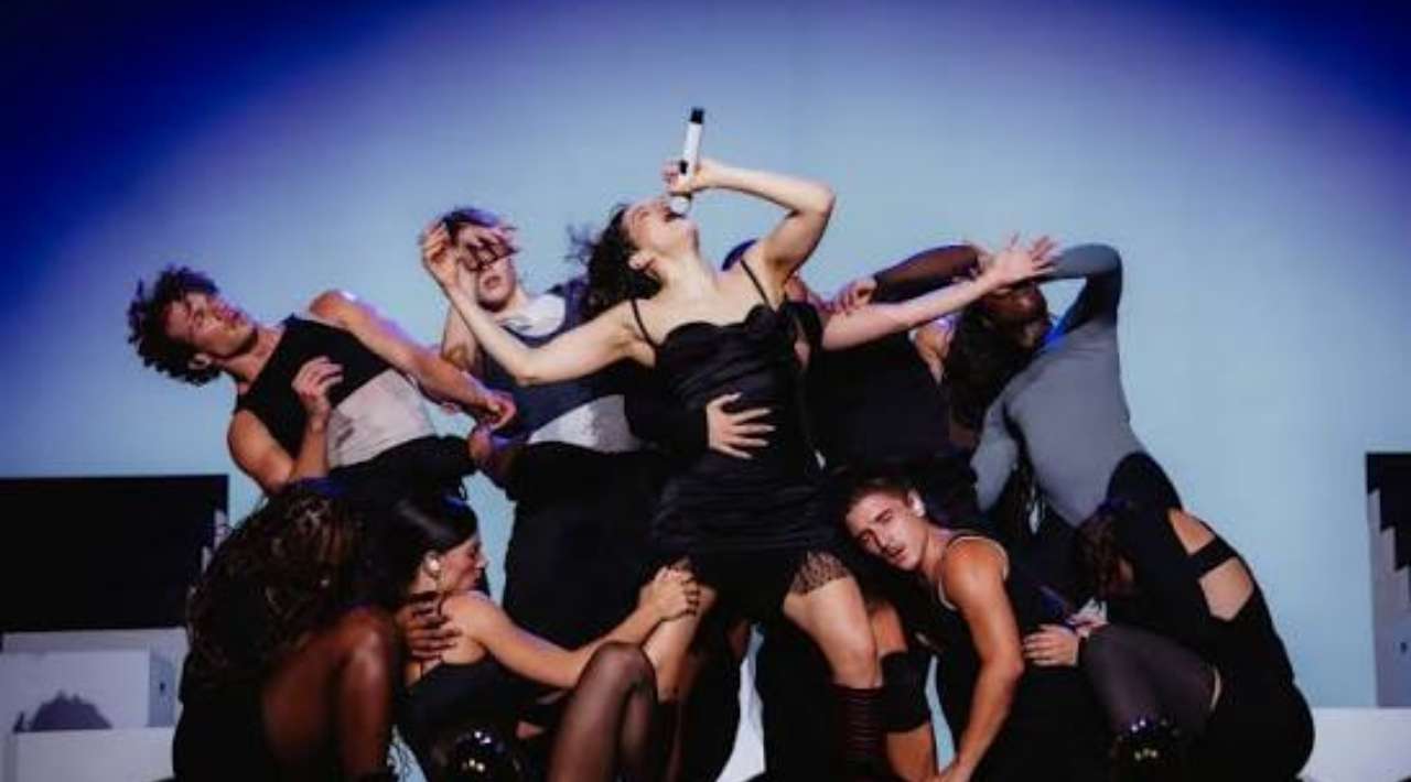 Rosalía conquista el Palacio de los Deportes bajo la lluvia con su ‘Lux Tour 2026’