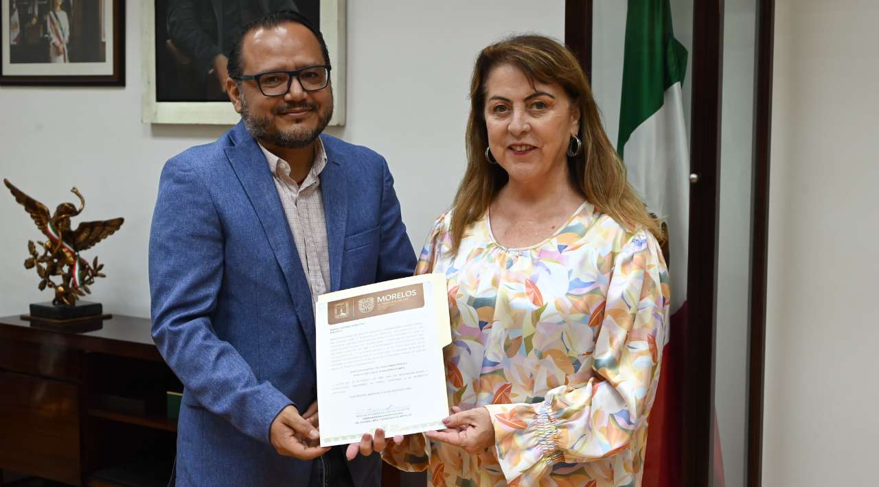 Margarita González Saravia designa a Manuel Antonio Gómez Paz al frente de la Industria Fílmica de Morelos