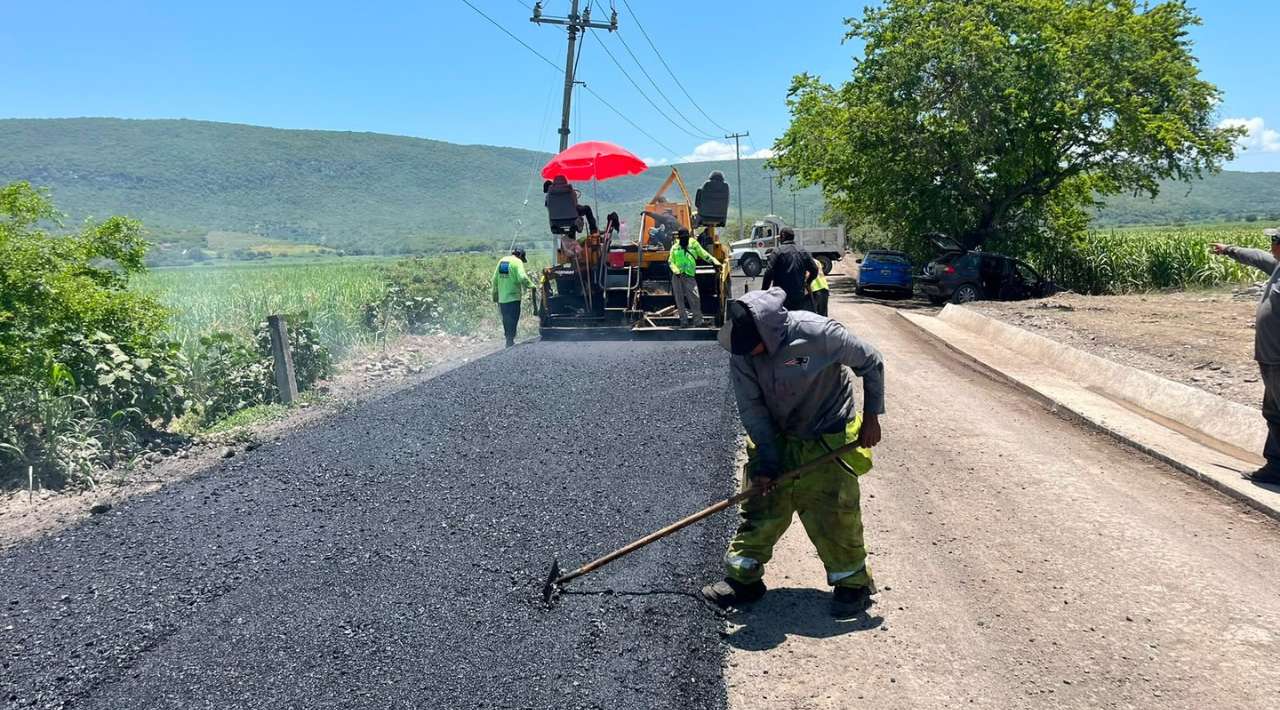Avanza la rehabilitación de la carretera Jojutla–Chinameca tras más de una década sin mantenimiento