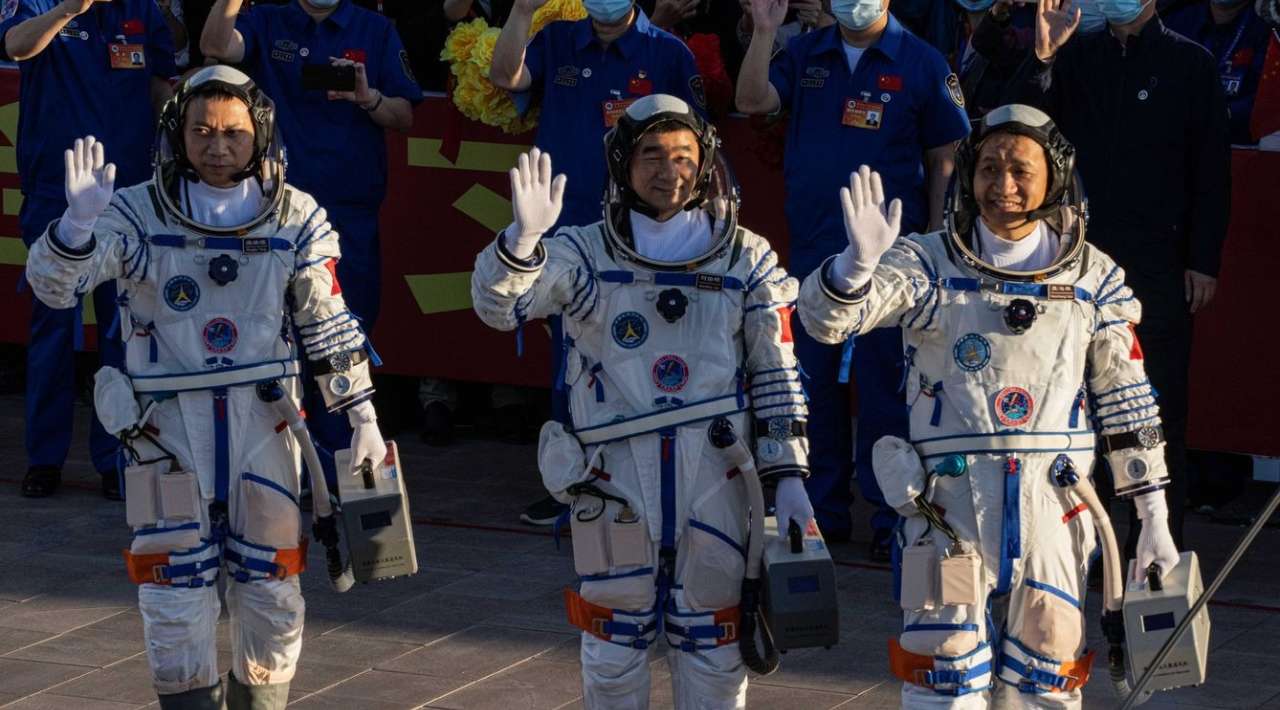 China acelera su carrera espacial y apunta a llevar astronautas a la Luna antes de 2030