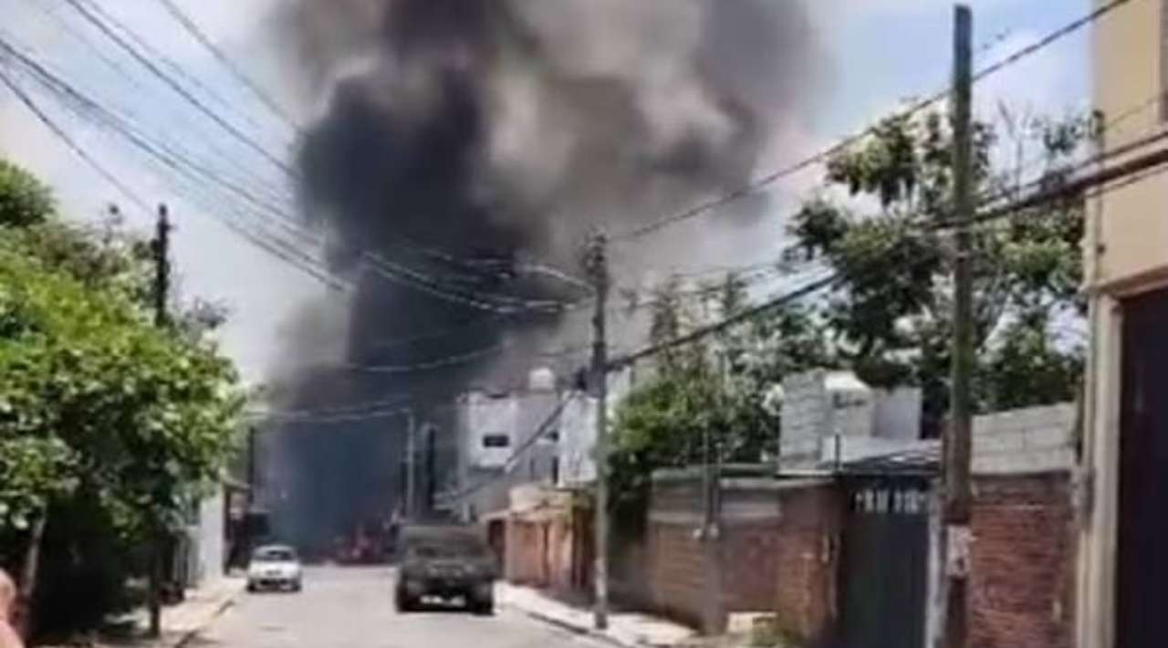 Explosión de pipa de gas en la colonia Las Granjas de Cuernavaca deja cinco lesionados y activa respuesta institucional