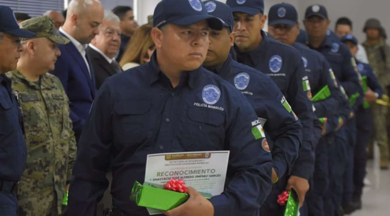 Reconoce la gobernadora Margarita González Saravia trayectoria y vocación de elementos policiales en Morelos