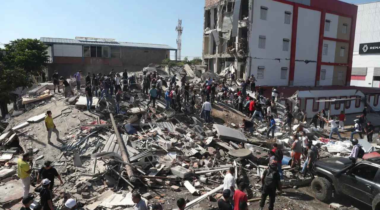 Terremoto en Colombia deja ya 281 muertos y 379 desaparecidos; Gobierno prioriza rescates
