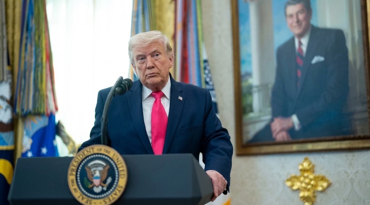 Trump niega conversaciones con Irán y contradice declaraciones previas de su gobierno