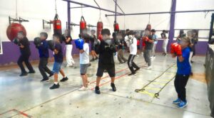 Imparte el Indem clases de boxeo matutinas y vespertinas en la Unidad Deportiva Centenario de Cuernavaca