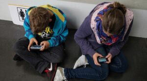 Meta pagará 17 mil mdd a 47 estados de EE.UU. por adicción de adolescentes a Redes Sociales