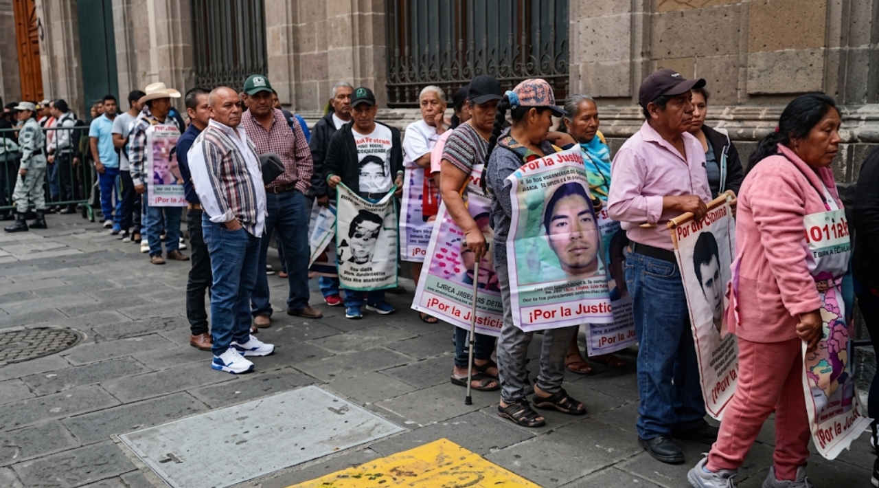 Sheinbaum alista informe público sobre caso Ayotzinapa tras detención de Ángel Aguirre