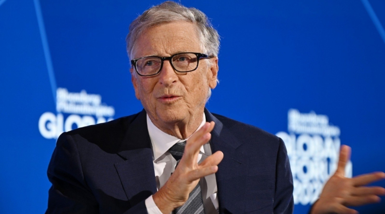 Bill Gates advierte que el impacto de la inteligencia artificial puede reducir la desigualdad o agravarla
