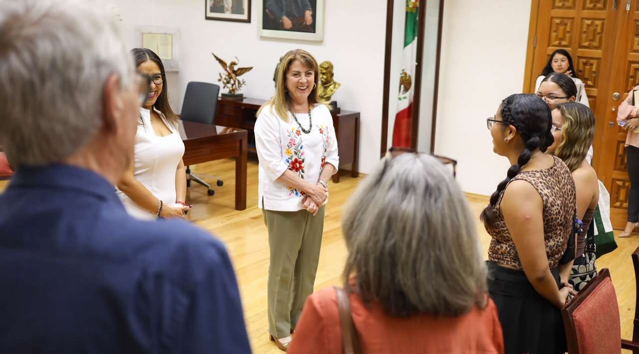 Gobernadora de Morelos da la bienvenida a jóvenes migrantes bajo el programa “Derecho Identitario”