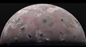 La sonda Juno descubre el intenso calor interno y la actividad volcánica de Ío, la luna de Júpiter