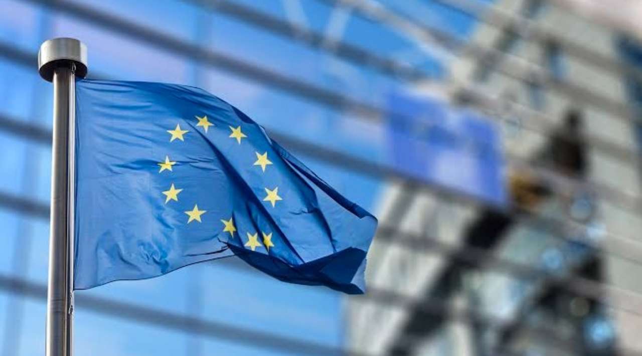 La Unión Europea endurece las reglas de transparencia para identificar contenido generado por IA