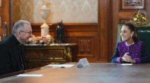 heinbaum recibe en Palacio Nacional al secretario de Estado del Vaticano, Pietro Parolin