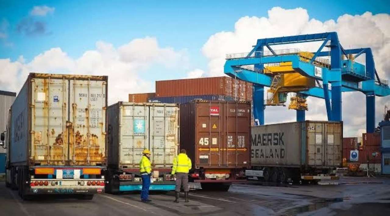 Exportaciones de México a EU crecen 13% y alcanzan récord de 298,157 mdd en 2026