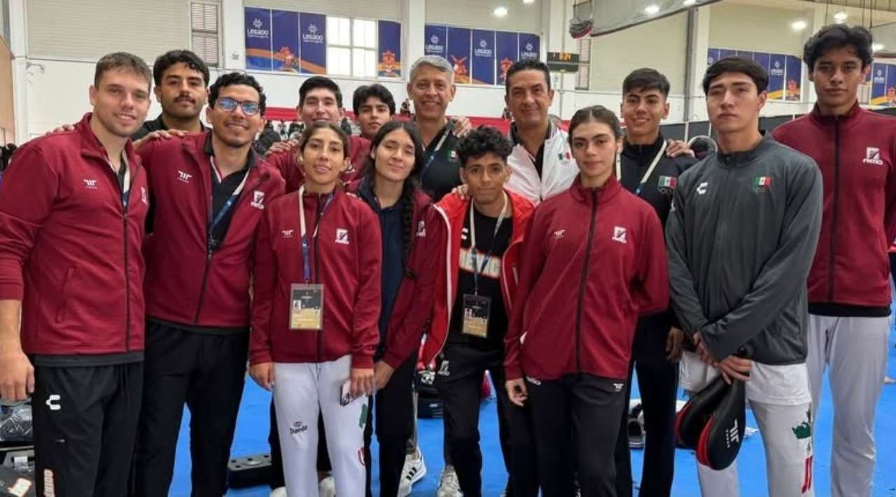 La taekwondoína morelense Zaira Salgado avanza a los octavos de final en la Copa Presidente celebrada en Lima, Perú