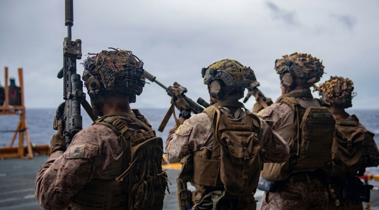 Marines de EU resultan heridos tras ataque iraní en el estrecho de Ormuz