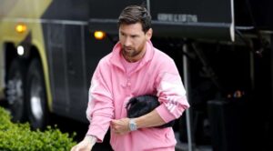 Messi negocia adquirir al C.D. Eldense de la Segunda División de España