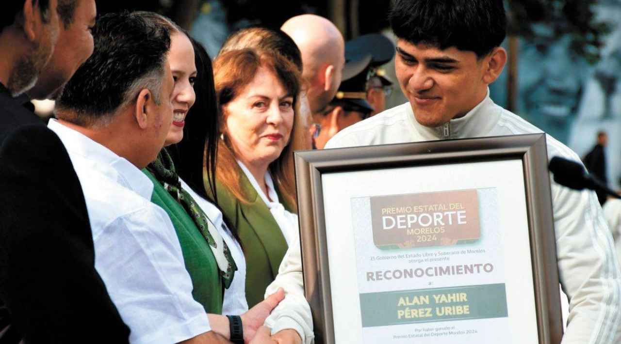 Este 15 de septiembre, recordamos a los morelenses que han hecho ondear la bandera de México