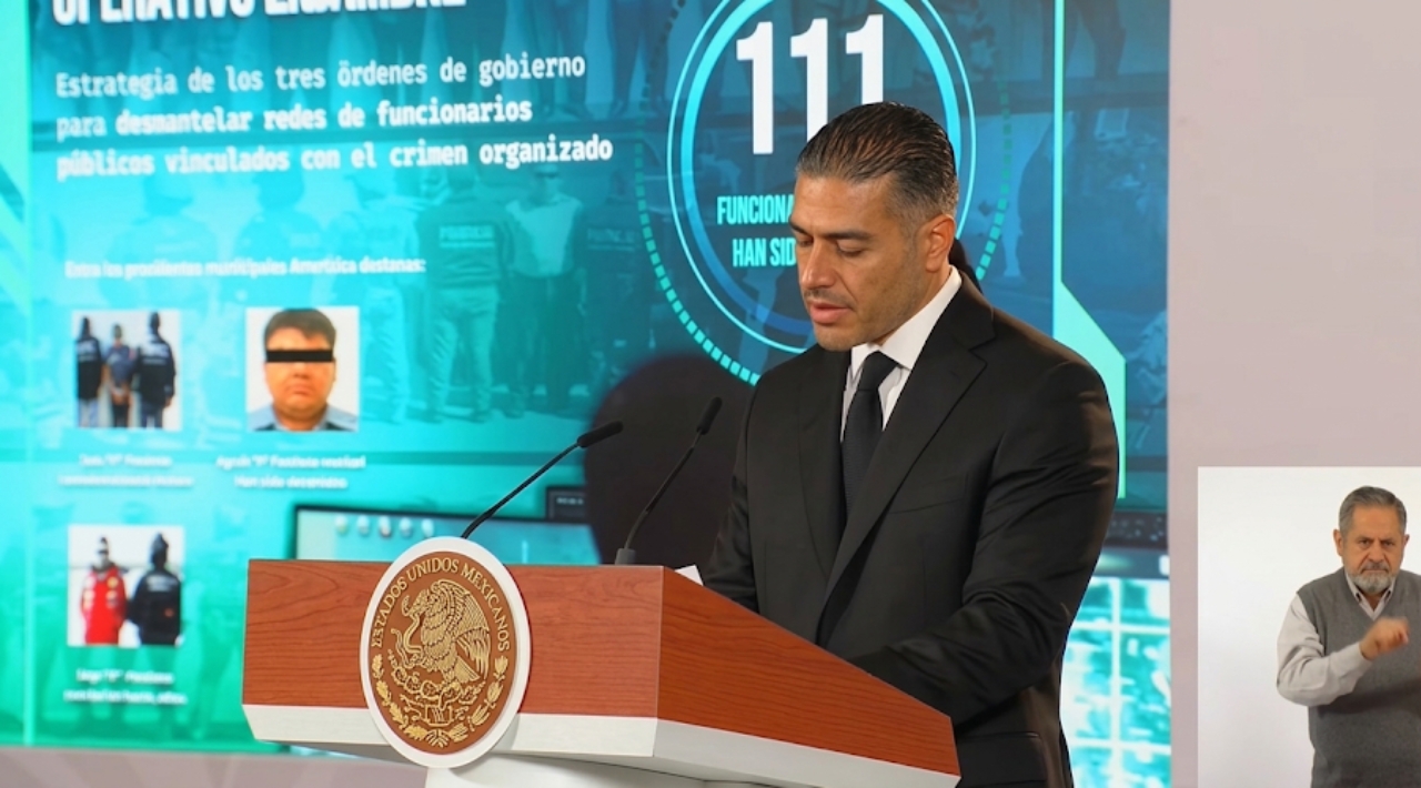 Suman 111 los funcionarios detenidos por vínculos con el crimen organizado: Harfuch