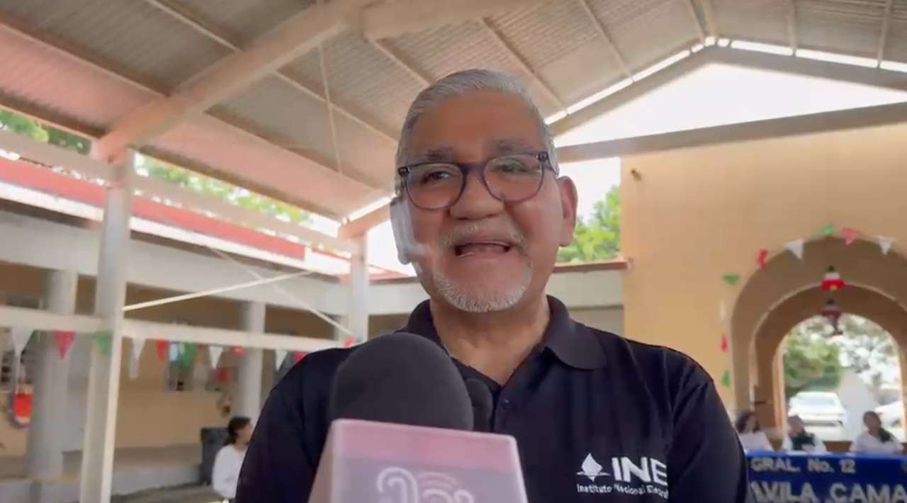 Urna electrónica del INE llega a escuelas de Morelos para acercar a jóvenes a la democracia.