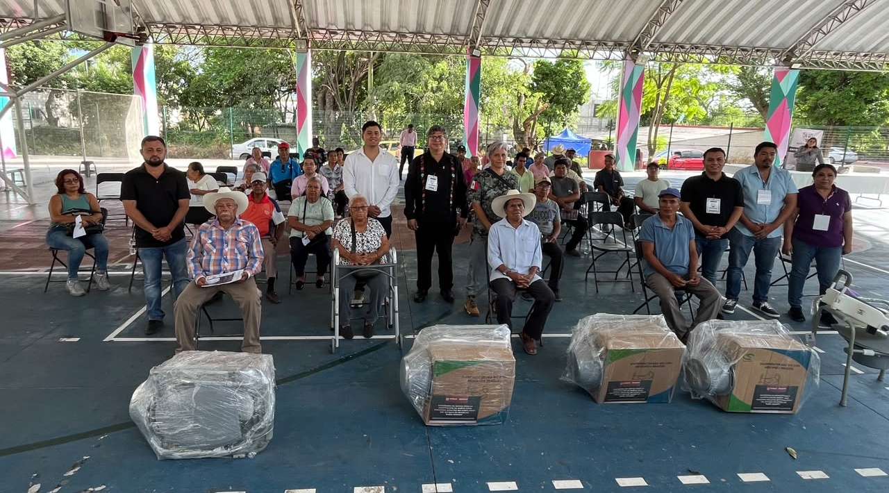 Inicia entrega del programa Baño Seguro en Morelos para prevenir caídas de adultos mayores