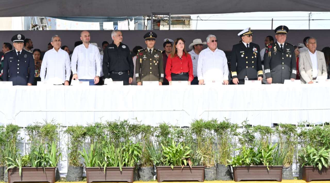 Encabeza gobernadora histórico desfile cívico-militar en Cuautla 2026 por natalicio de Morelos