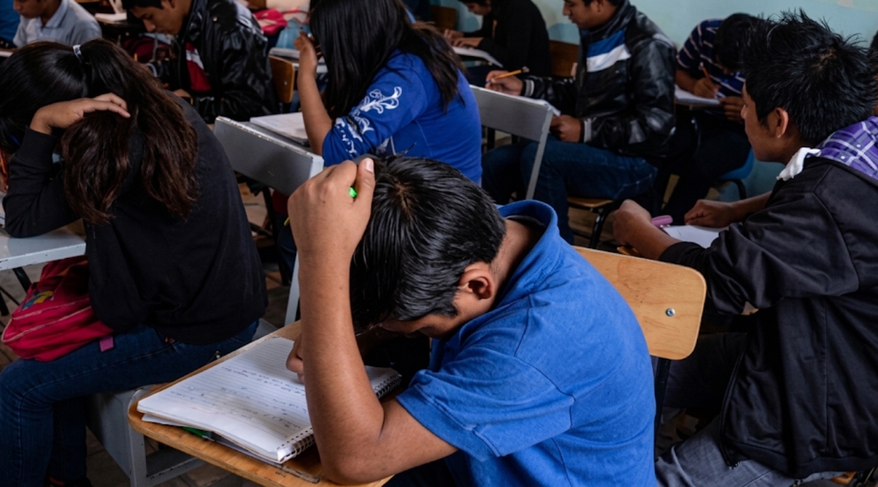 Sheinbaum cuestiona la prueba PISA 2025 y defiende la Nueva Escuela Mexicana