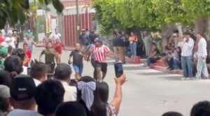 Con cintura de 120 centímetros, participan en carrera de panzones en Tlaltizapán