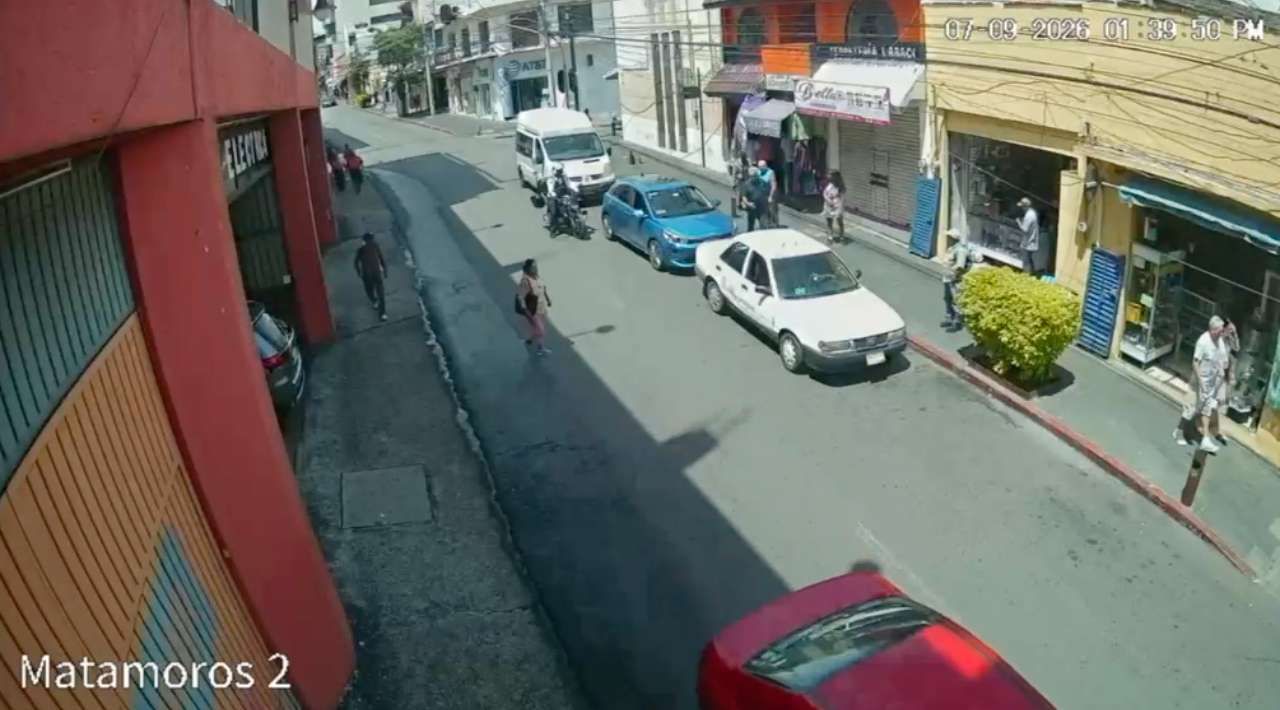 Video exhibe altercado entre adulto mayor y agente vial en el Centro de Cuernavaca