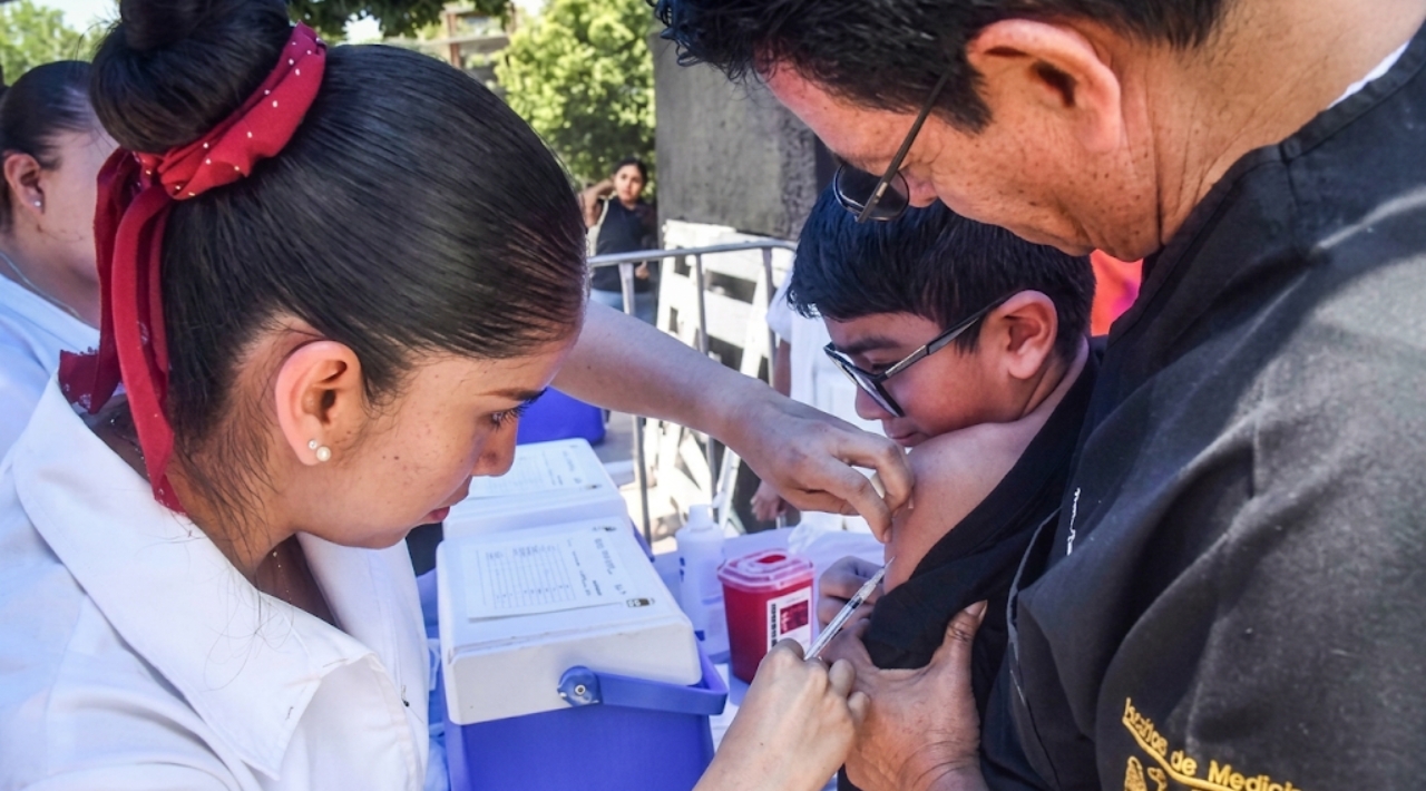 IMSS llama a no bajar la guardia con la vacunación en Morelos