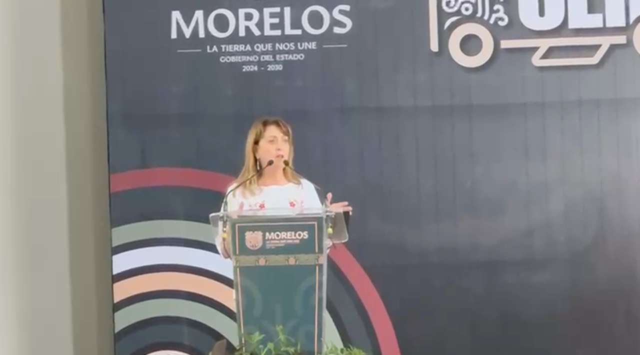 Gobernadora Margarita González Saravia entrega tarjetas del Pase Olin en el Instituto Tecnológico de Zacatepec