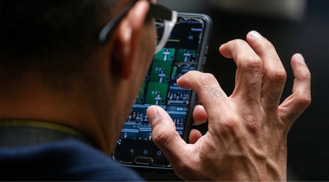 Uso de celulares e internet en México aumenta, mientras cae el acceso a TV y radio: Inegi