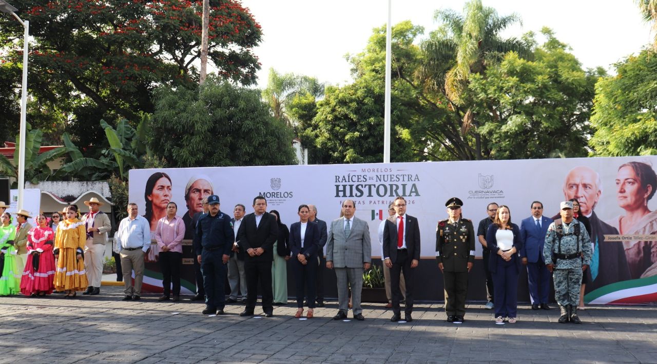 Encabeza titular de SDEyT ceremonias cívicas del mes patrio en Cuernavaca